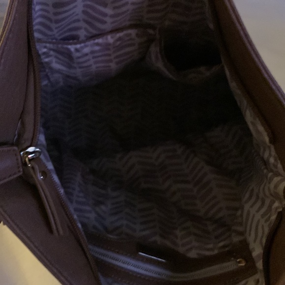 Brown faux leather shoulder bag. Zipper closure. Excellent condition - Picture 4 of 4